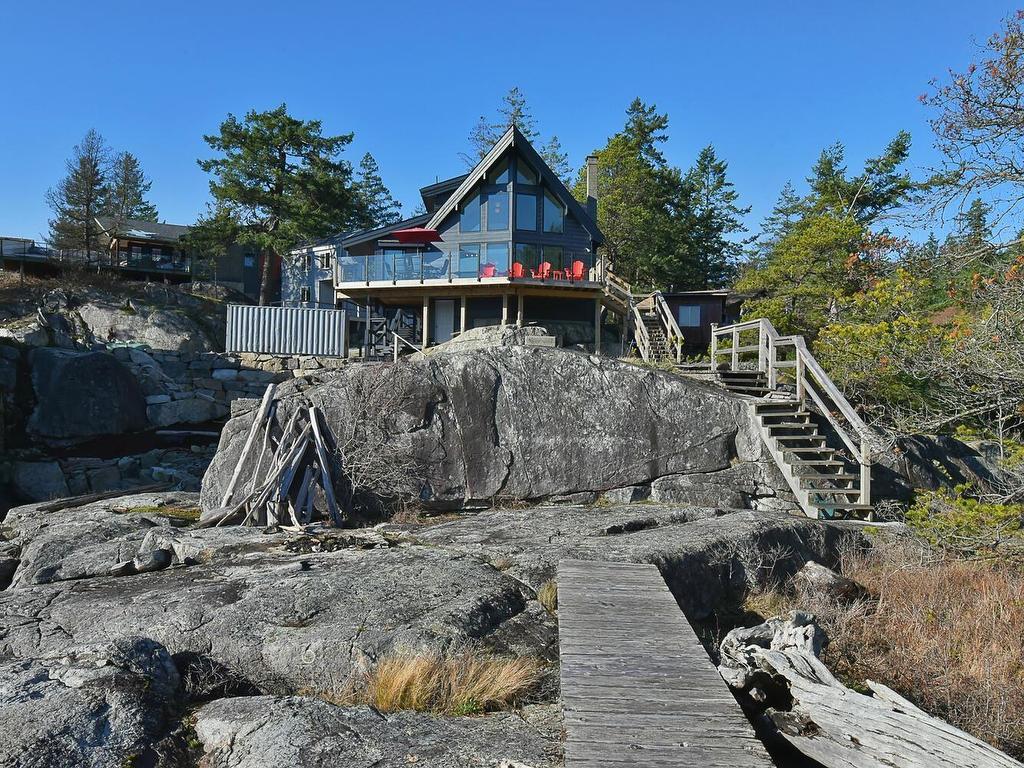 









5275


Taylor

Crescent,
Halfmoon Bay,




BC
V7Z 1B5

