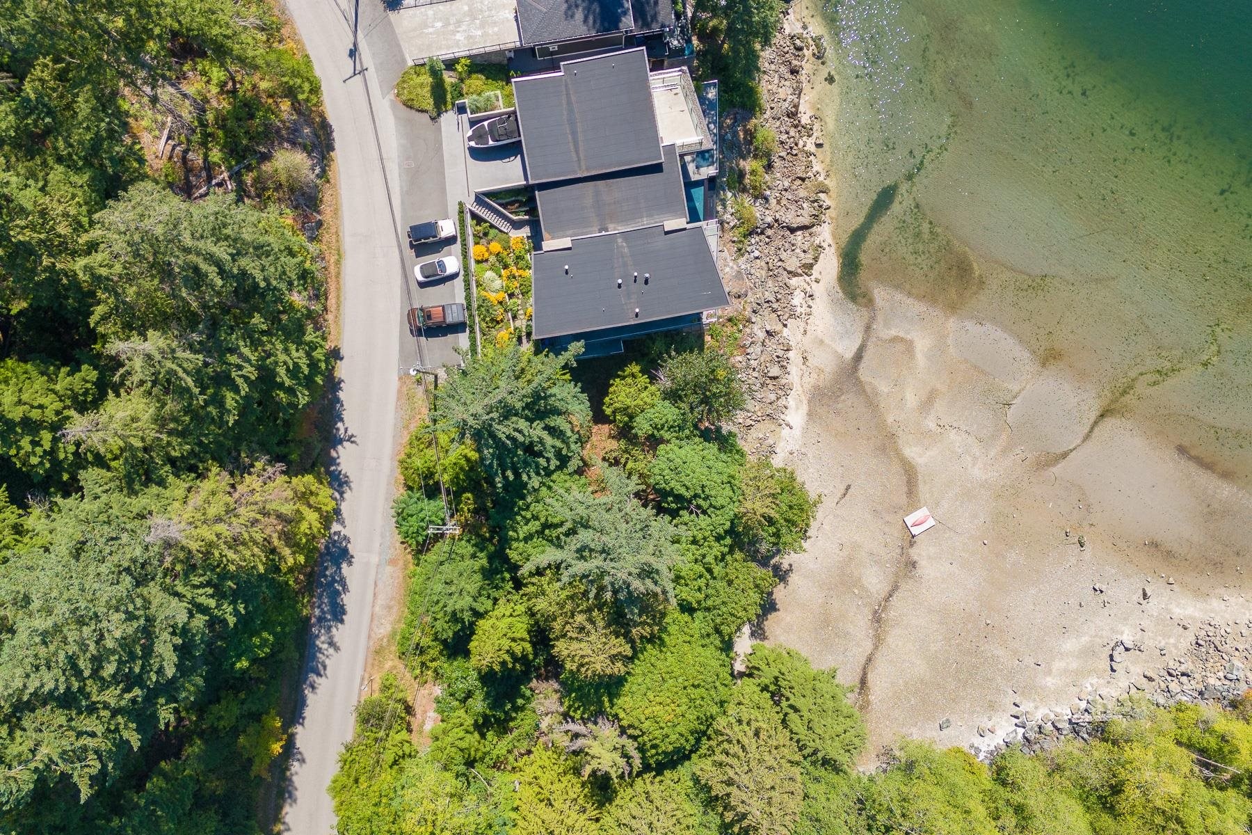 









4855


Belcarra Bay

Road,
Port Moody,







BC
V3H 4N4

