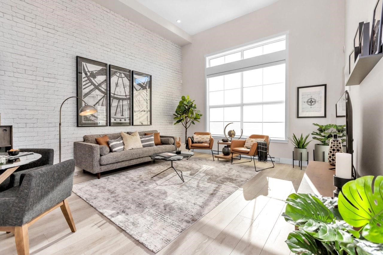 









22348


North

Avenue, 315,
Maple Ridge,




BC
X0X 0X0

