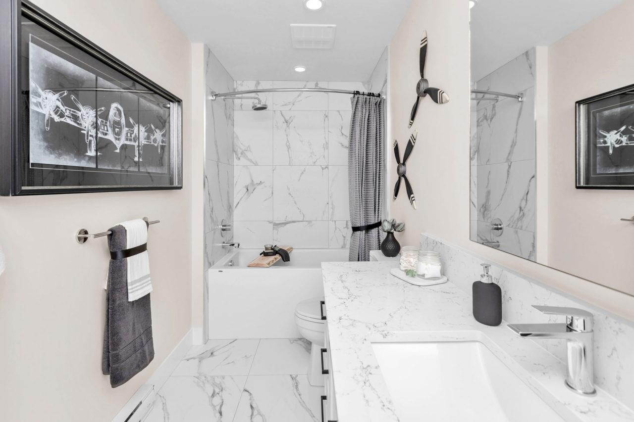 









22348


North

Avenue, 315,
Maple Ridge,




BC
X0X 0X0

