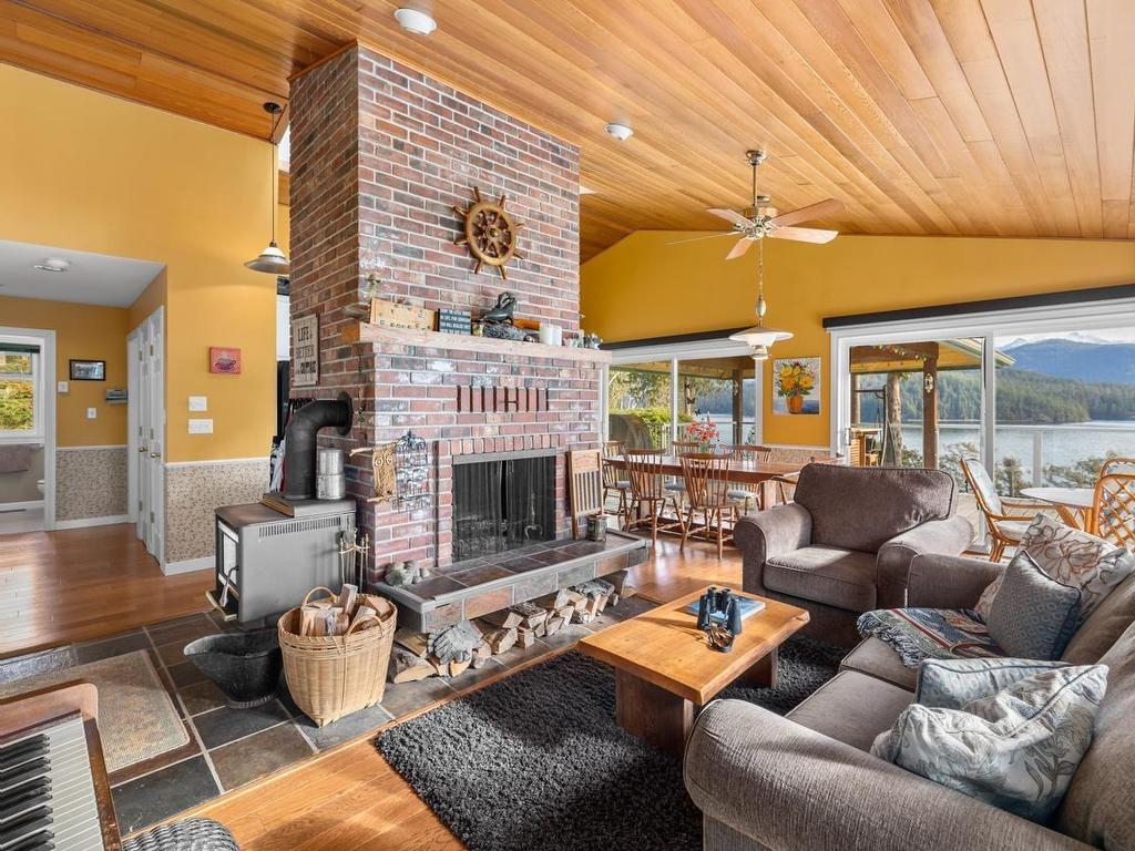 









724


The Grove

Road,
Gambier Island,




BC
V0N 1V0

