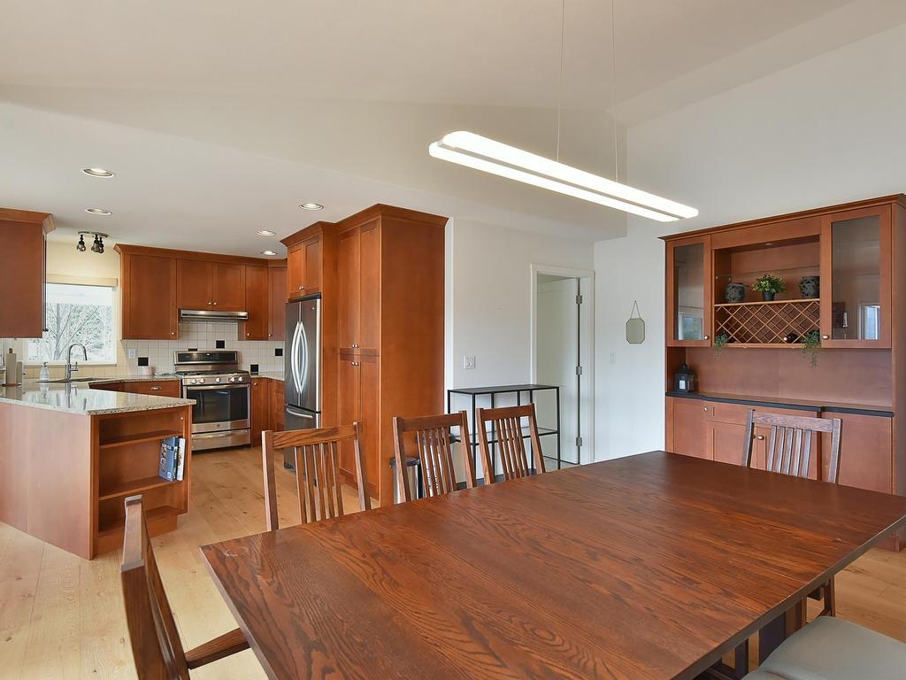 









6274


Fairway

Avenue,
Sechelt,




BC
V7Z 0P8

