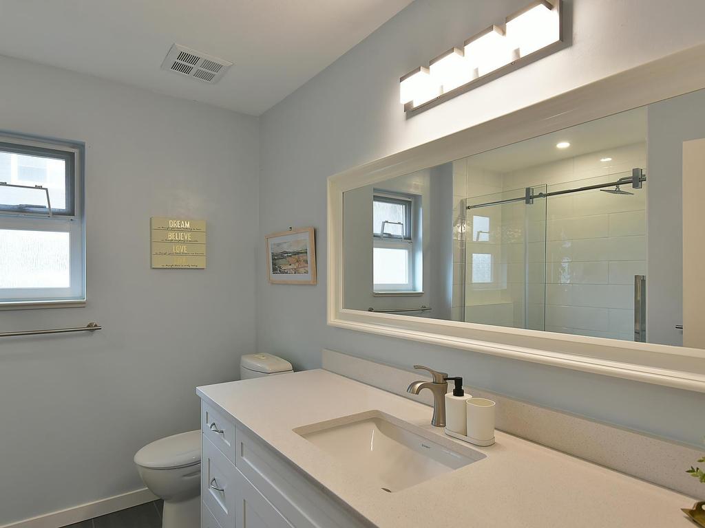 









6274


Fairway

Avenue,
Sechelt,




BC
V7Z 0P8

