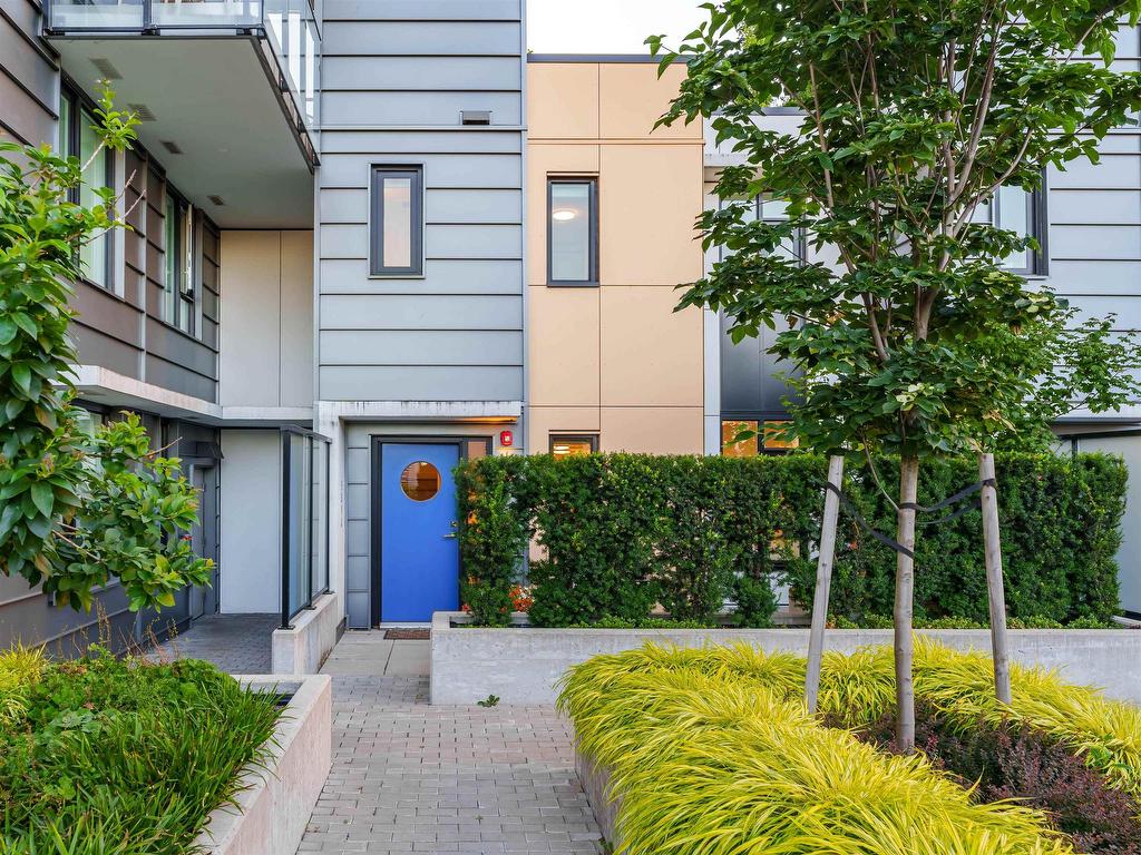 









1471


Hunter

Street, 314,
North Vancouver,




BC
V7J 1H3

