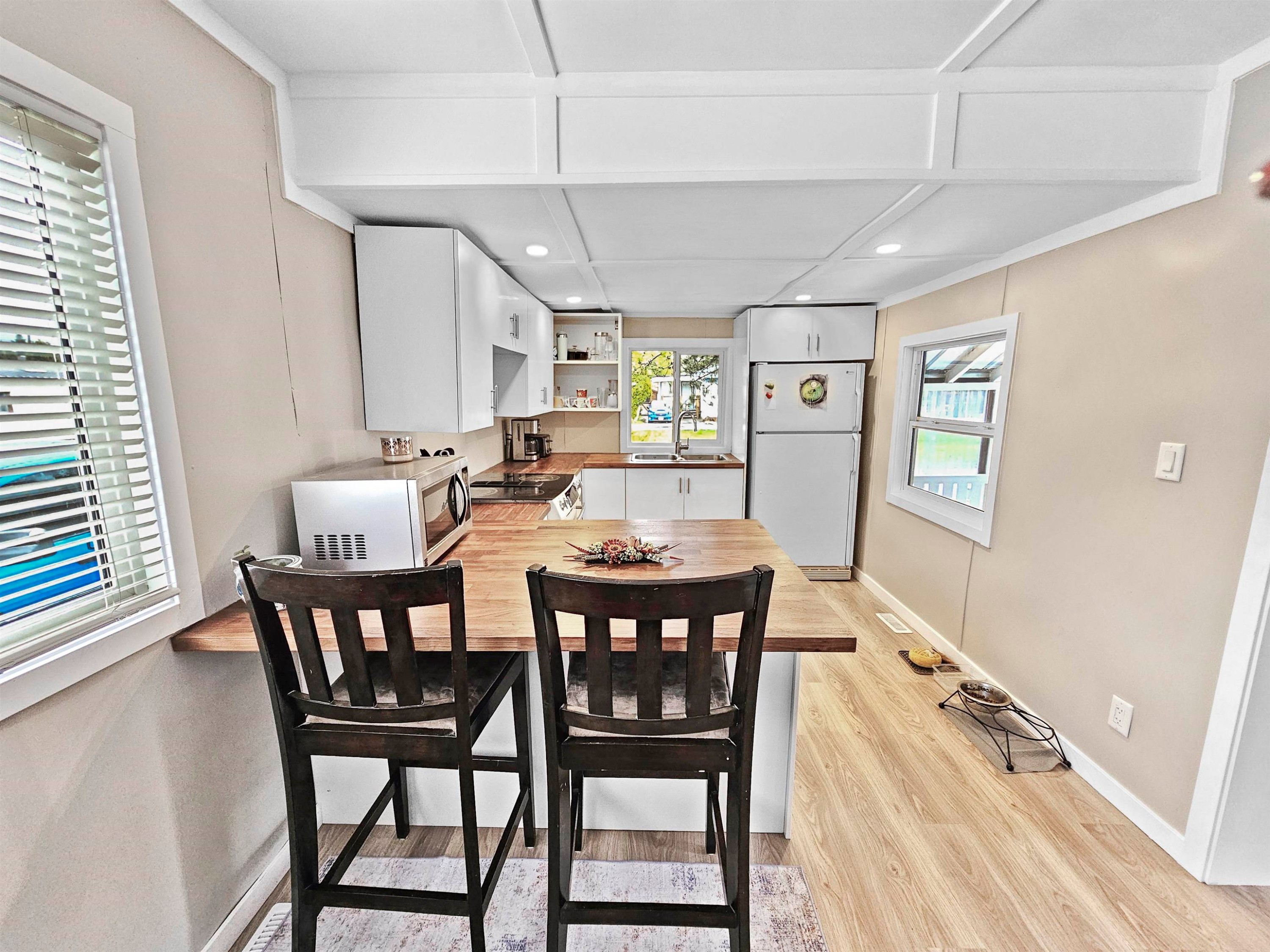 









39768


Government

Road, 19,
Squamish,




BC
V0N 1T0


