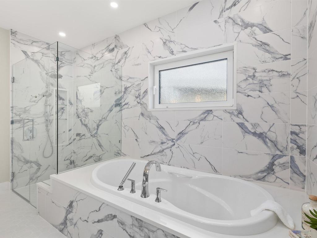 









180


Douglas

Crescent,
Richmond,




BC
V7B 1E5

