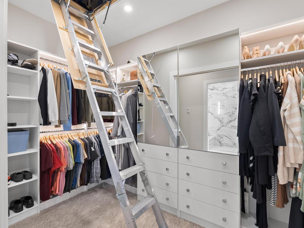 









180


Douglas

Crescent,
Richmond,




BC
V7B 1E5

