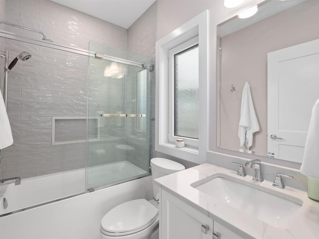 









180


Douglas

Crescent,
Richmond,




BC
V7B 1E5

