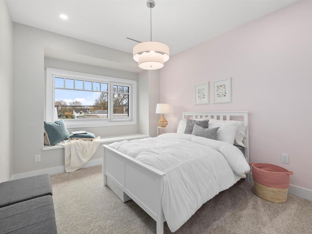 









180


Douglas

Crescent,
Richmond,




BC
V7B 1E5

