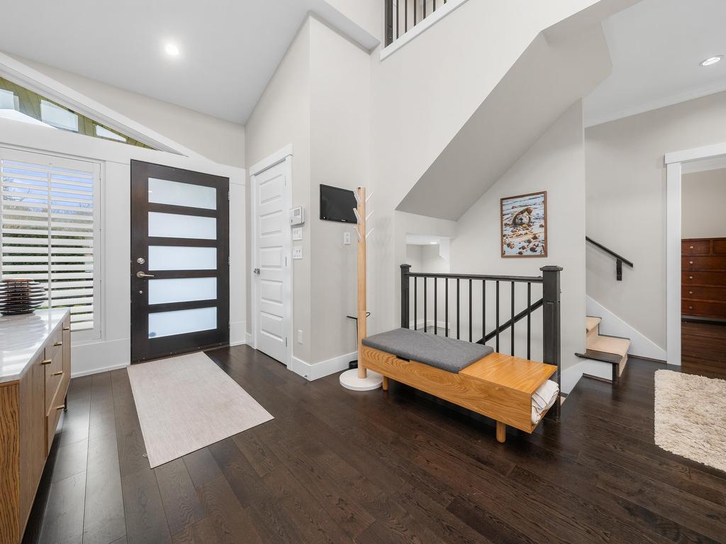 









415


16th

Street West,
North Vancouver,




BC
V7M 1V1

