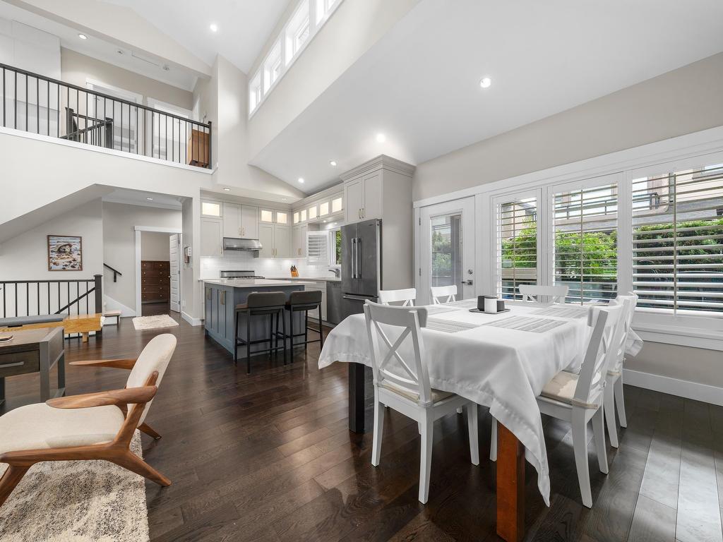 









415


16th

Street West,
North Vancouver,




BC
V7M 1V1

