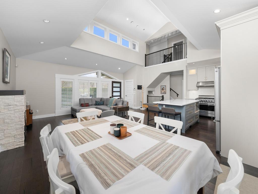 









415


16th

Street West,
North Vancouver,




BC
V7M 1V1

