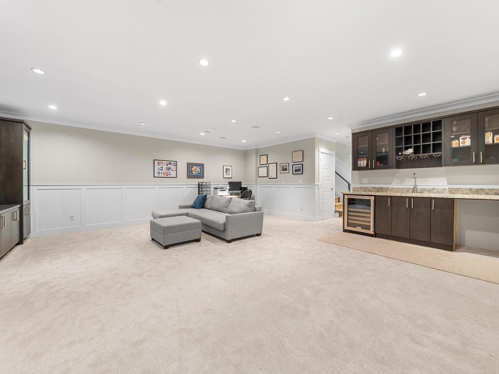 









415


16th

Street West,
North Vancouver,




BC
V7M 1V1

