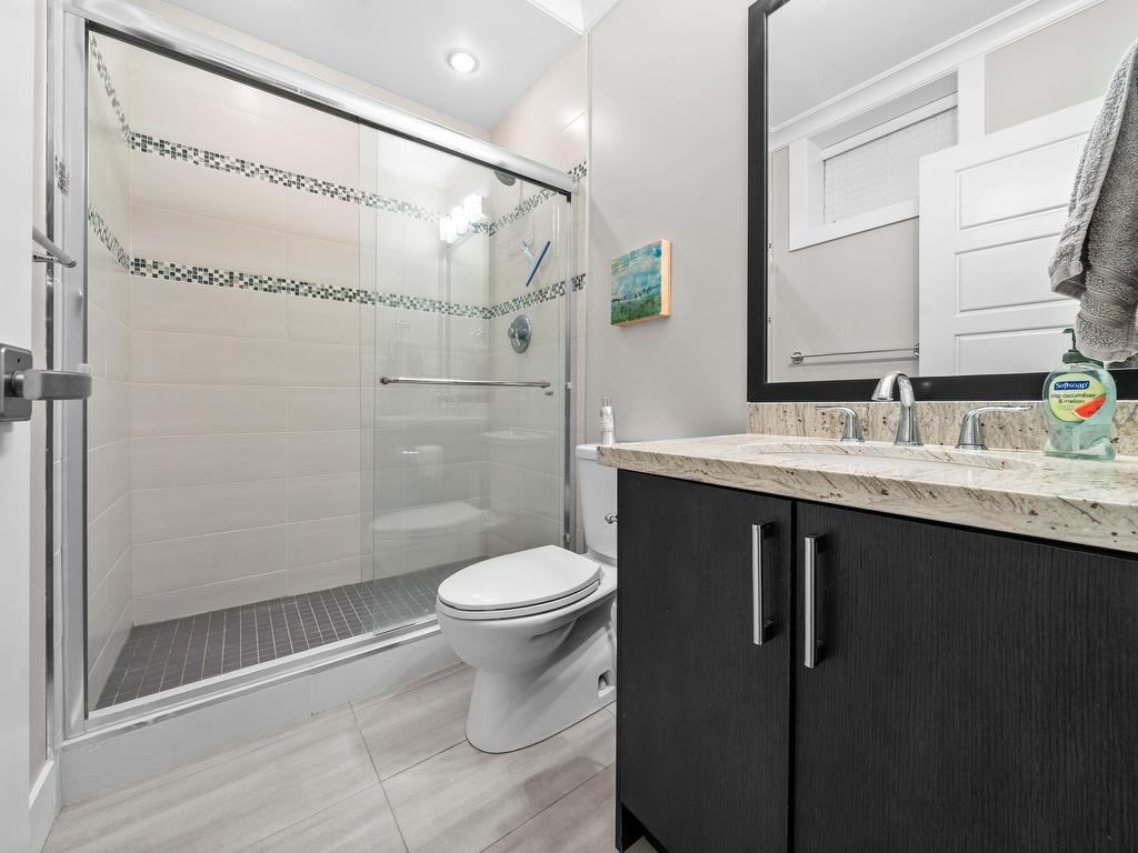 









415


16th

Street West,
North Vancouver,




BC
V7M 1V1

