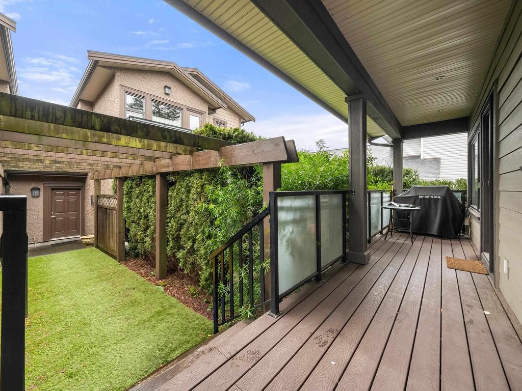 









415


16th

Street West,
North Vancouver,




BC
V7M 1V1

