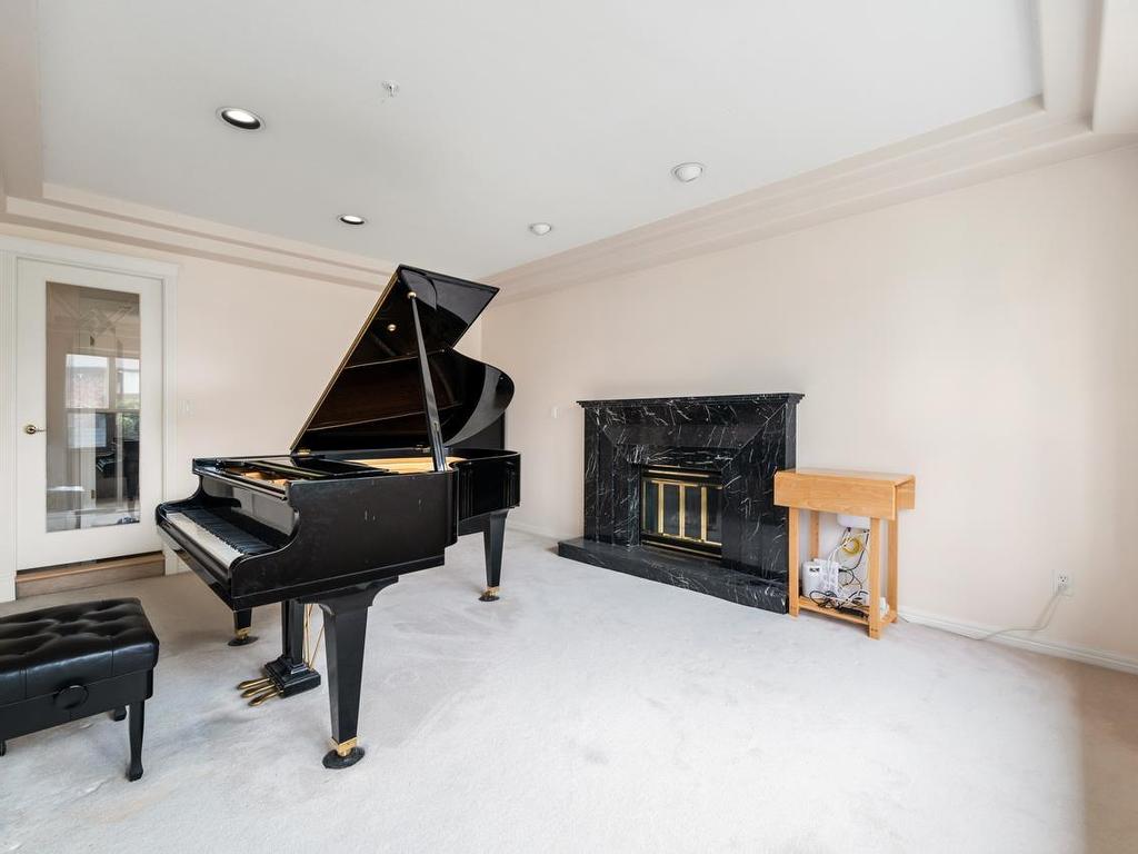 









7483


Humm

Street,
Vancouver,




BC
V5P 4B7

