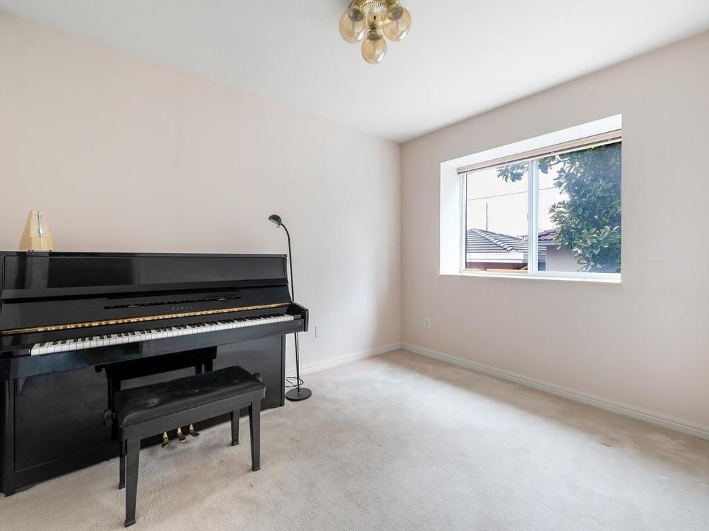 









7483


Humm

Street,
Vancouver,




BC
V5P 4B7

