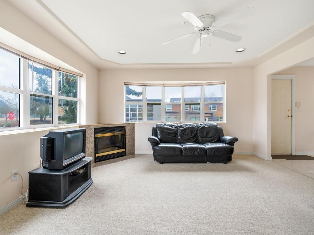 









7483


Humm

Street,
Vancouver,




BC
V5P 4B7

