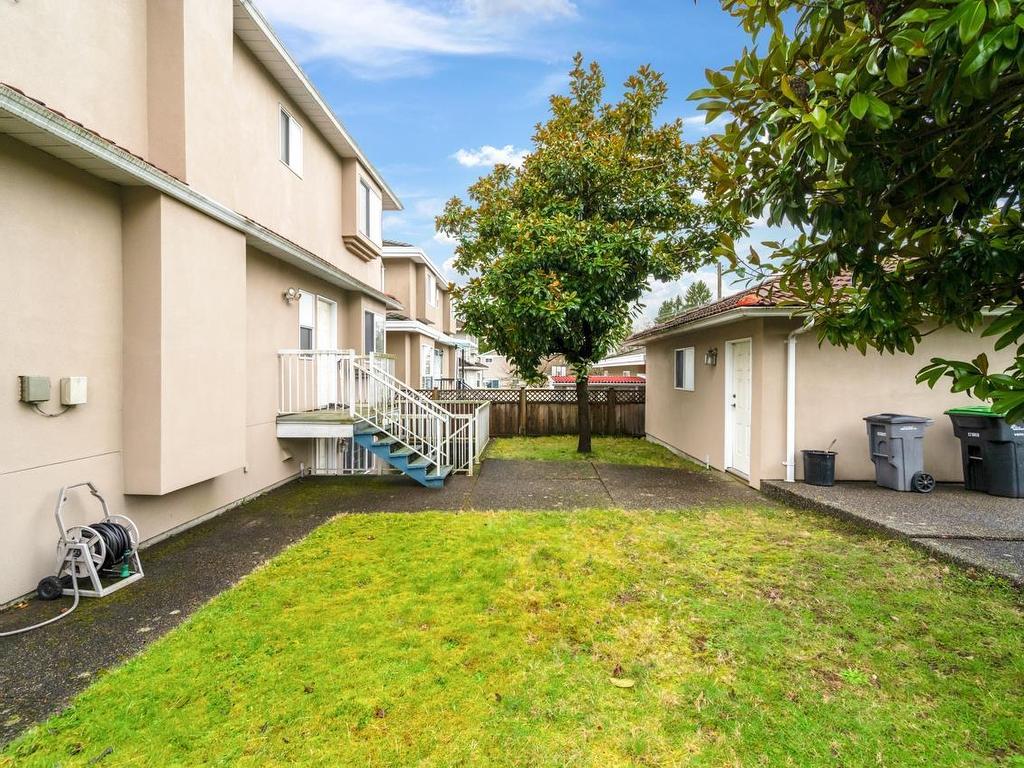 









7483


Humm

Street,
Vancouver,




BC
V5P 4B7

