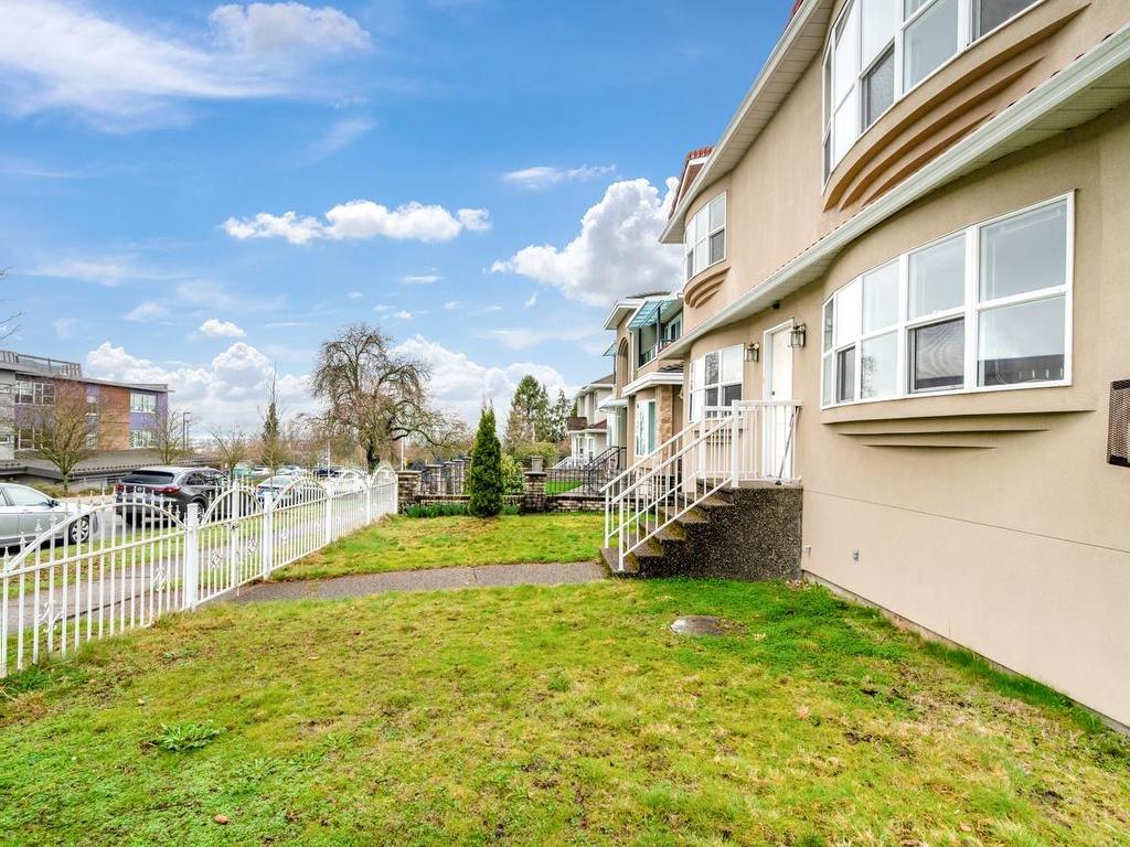 









7483


Humm

Street,
Vancouver,




BC
V5P 4B7

