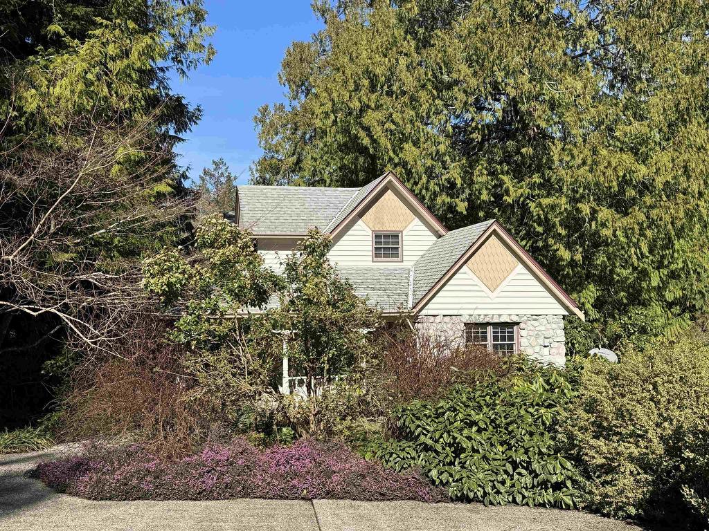 









5487


Brooks

Road,
Halfmoon Bay,




BC
V7Z 1G1

