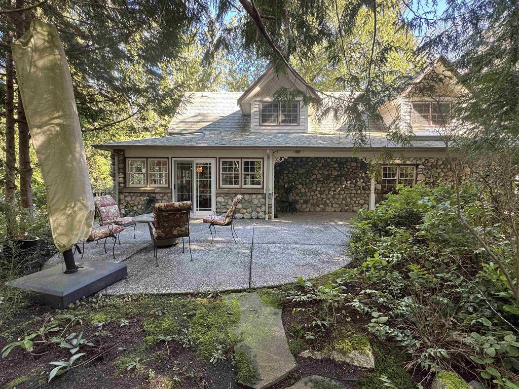 









5487


Brooks

Road,
Halfmoon Bay,




BC
V7Z 1G1

