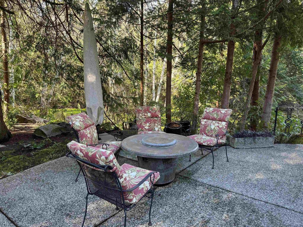 









5487


Brooks

Road,
Halfmoon Bay,




BC
V7Z 1G1


