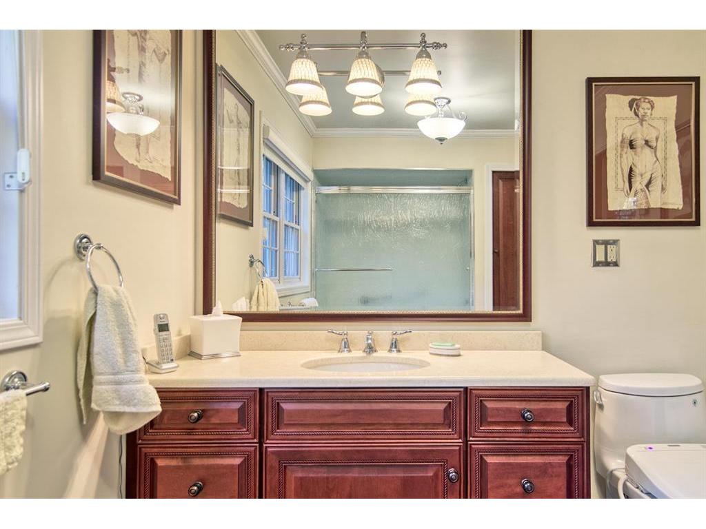 









5487


Brooks

Road,
Halfmoon Bay,




BC
V7Z 1G1

