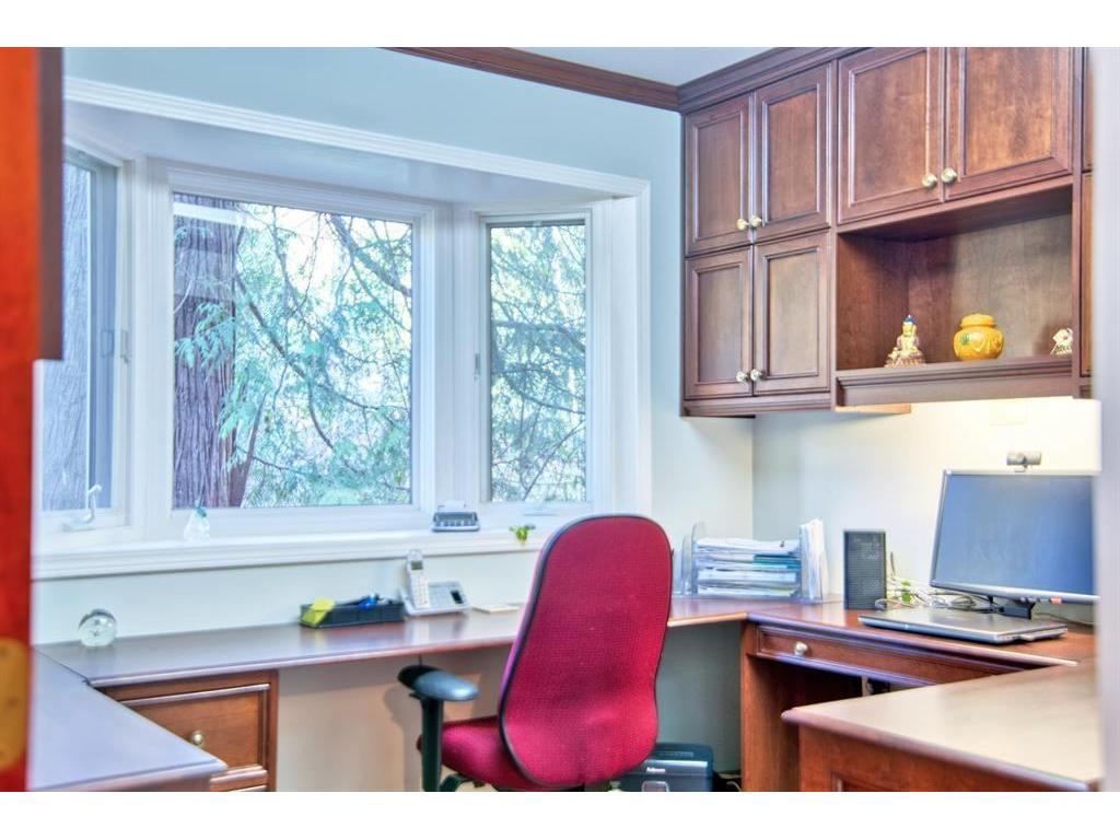 









5487


Brooks

Road,
Halfmoon Bay,




BC
V7Z 1G1

