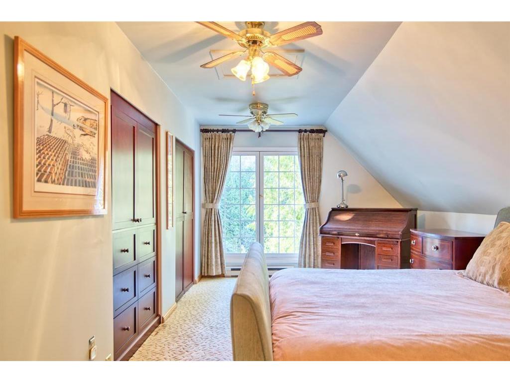 









5487


Brooks

Road,
Halfmoon Bay,




BC
V7Z 1G1

