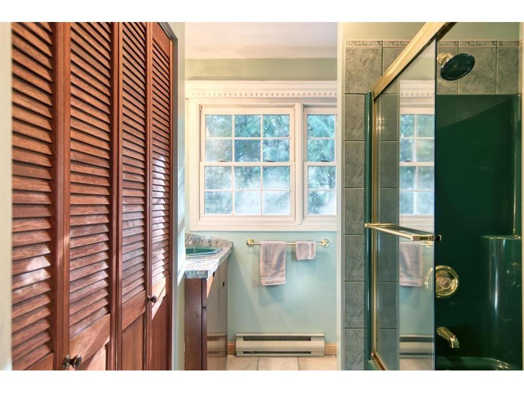 









5487


Brooks

Road,
Halfmoon Bay,




BC
V7Z 1G1

