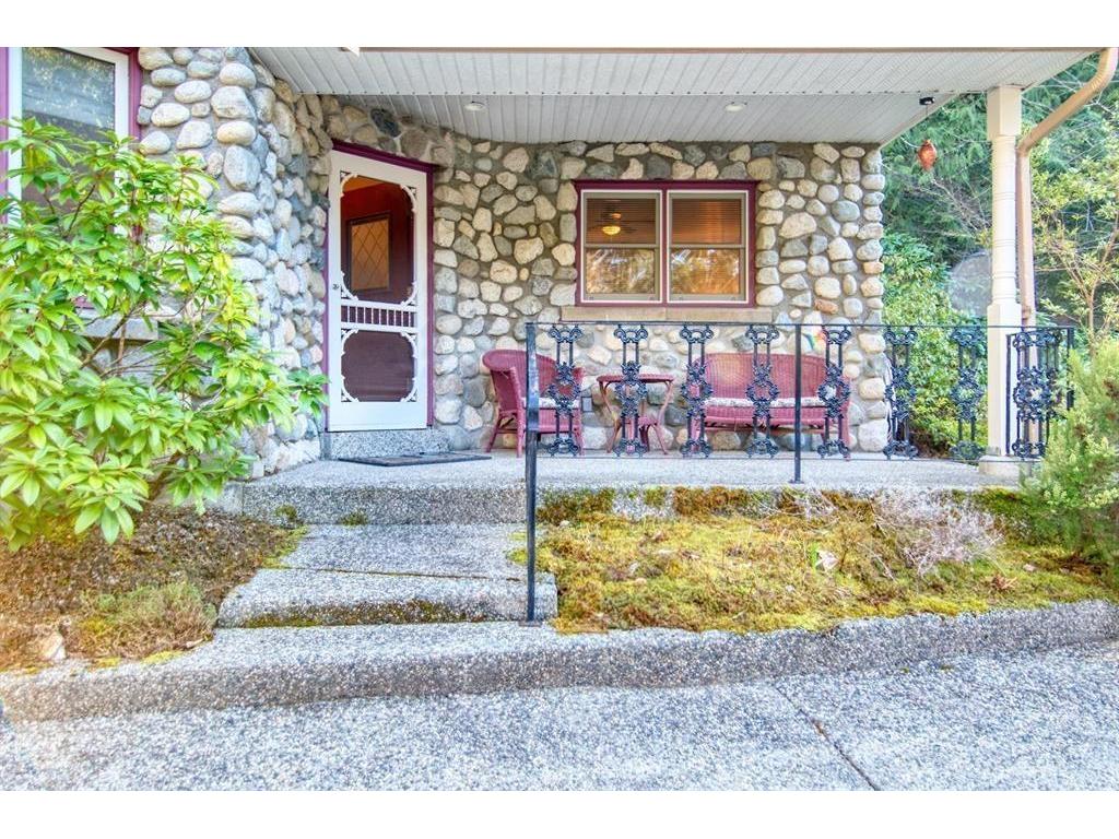 









5487


Brooks

Road,
Halfmoon Bay,




BC
V7Z 1G1

