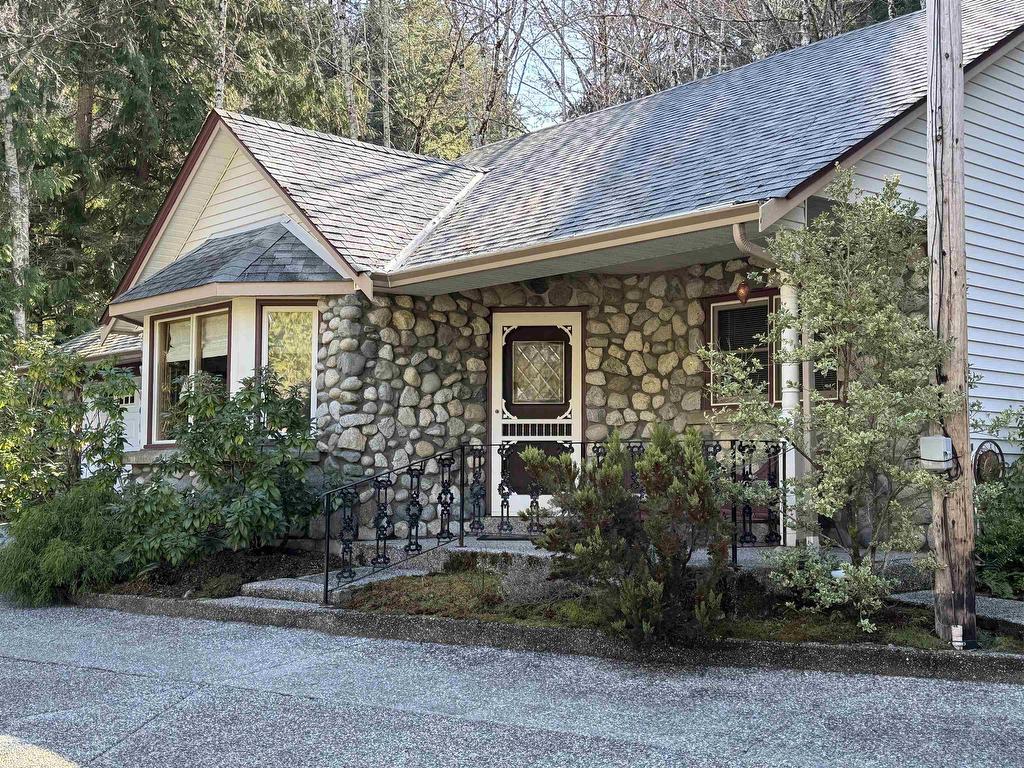 









5487


Brooks

Road,
Halfmoon Bay,




BC
V7Z 1G1

