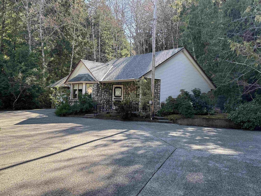 









5487


Brooks

Road,
Halfmoon Bay,




BC
V7Z 1G1

