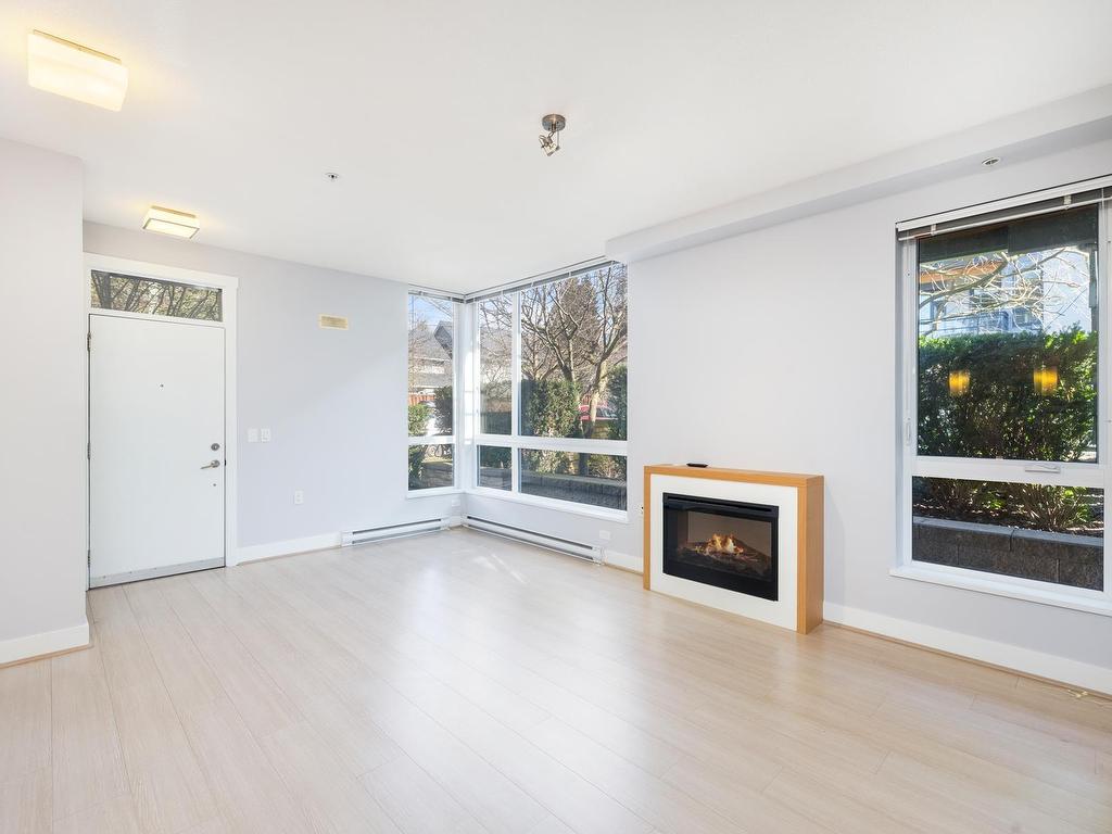 









735


15th

Street West, 121,
North Vancouver,




BC
V7M 0B8

