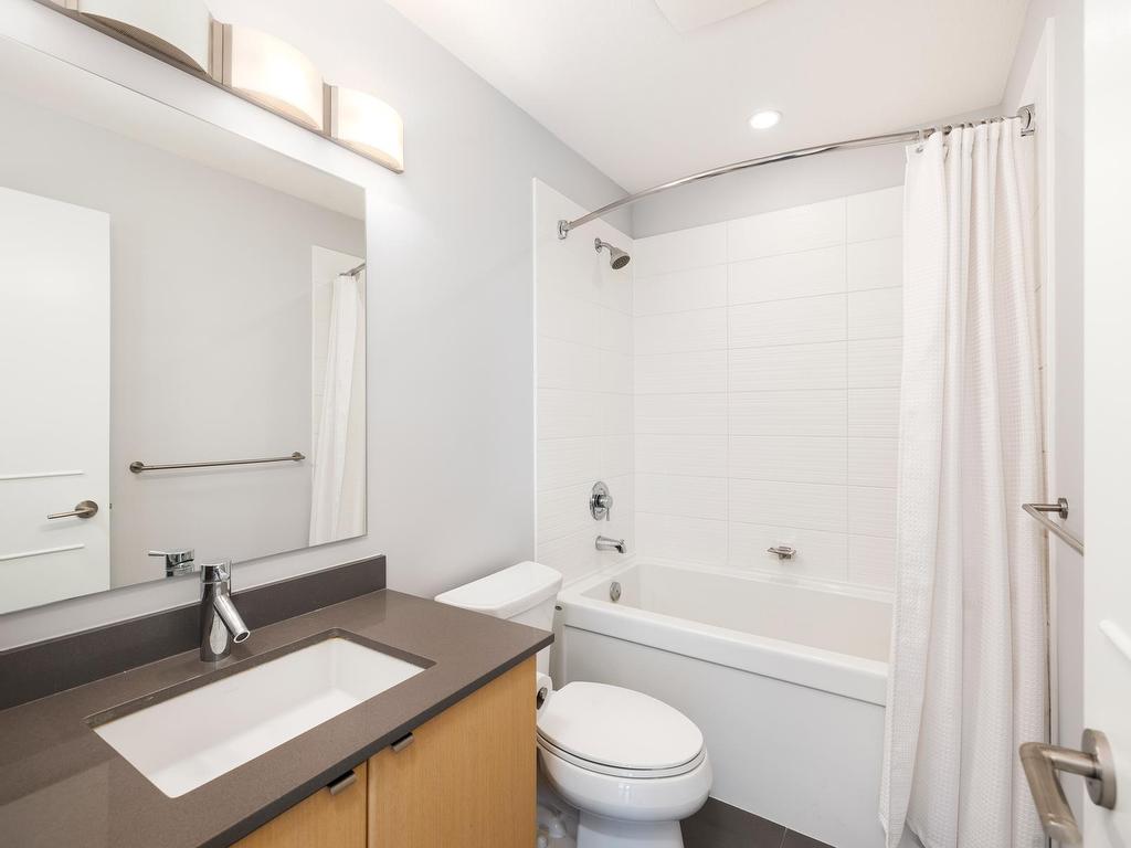 









735


15th

Street West, 121,
North Vancouver,




BC
V7M 0B8

