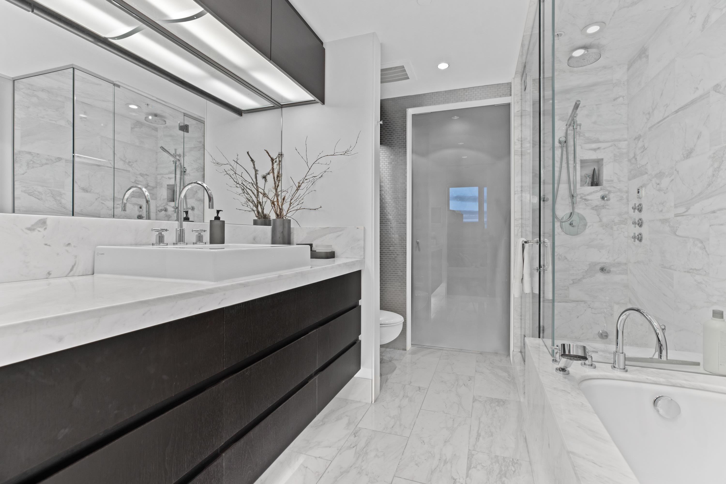 









1077


Cordova

Street West, 2903,
Vancouver,




BC
V6C 2C6

