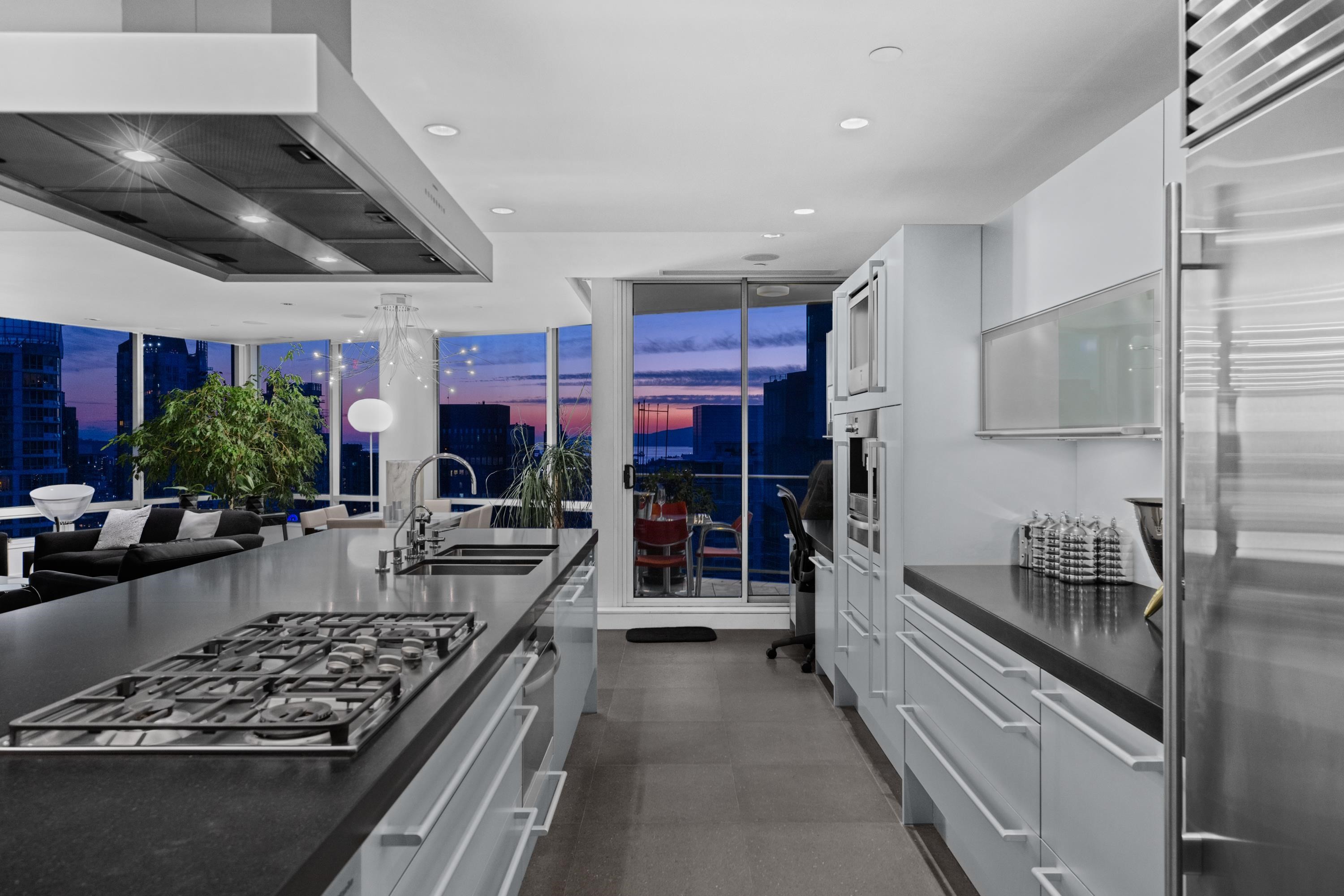 









1077


Cordova

Street West, 2903,
Vancouver,




BC
V6C 2C6

