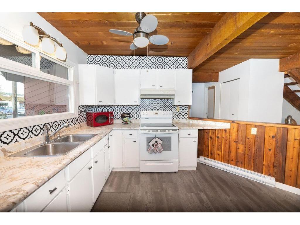 









5613


Trail

Avenue,
Sechelt,




BC
V7Z 0H8

