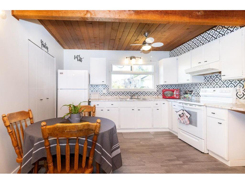 









5613


Trail

Avenue,
Sechelt,




BC
V7Z 0H8

