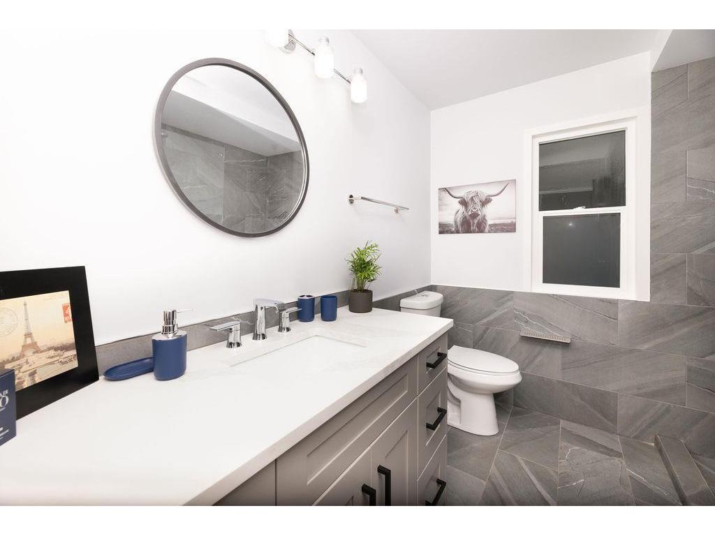 









5613


Trail

Avenue,
Sechelt,




BC
V7Z 0H8

