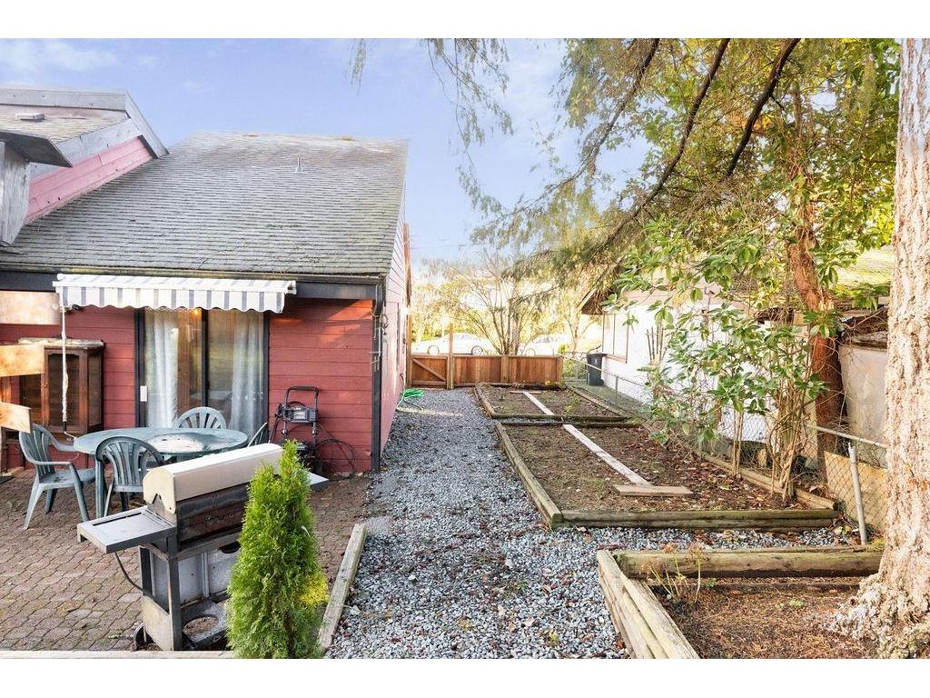 









5613


Trail

Avenue,
Sechelt,




BC
V7Z 0H8

