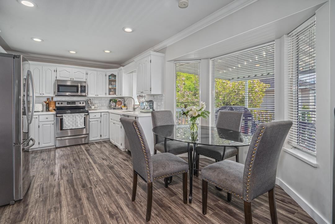 









18816


121b

Avenue,
Pitt Meadows,




BC
V3Y 2K7


