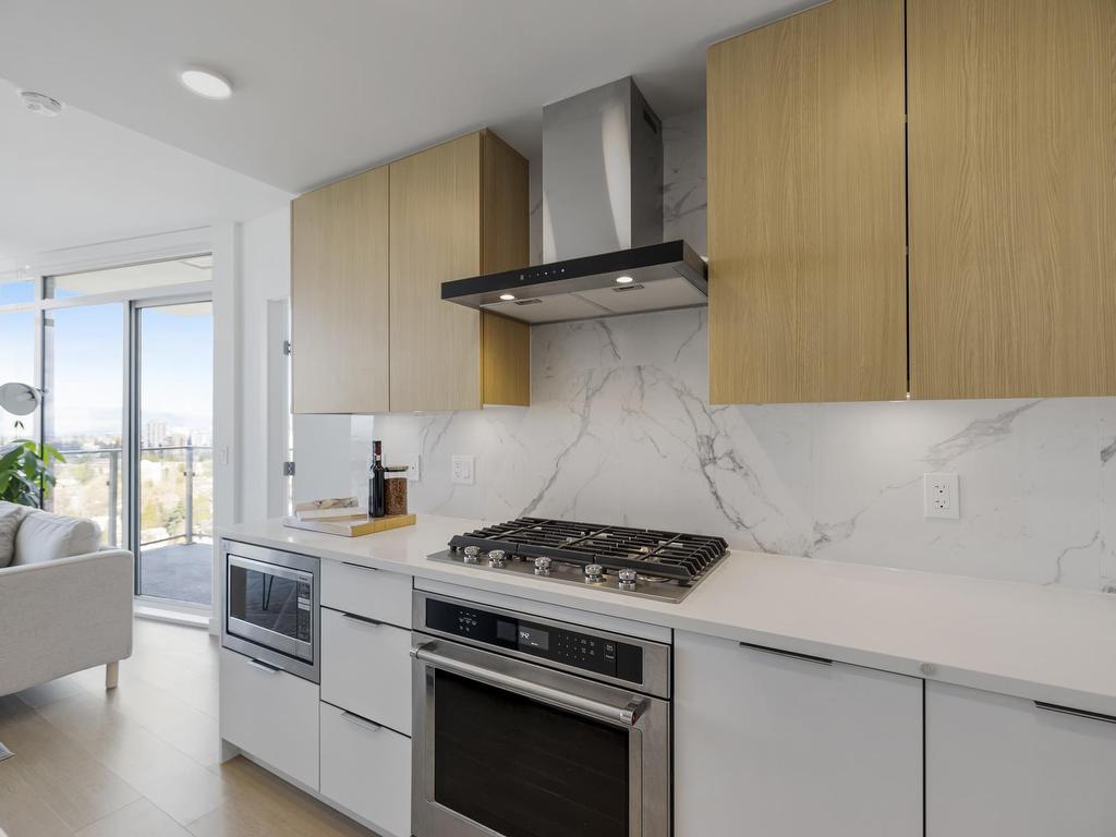 









7683


Park

Crescent, 2602,
Burnaby,




BC
V3N 0J4

