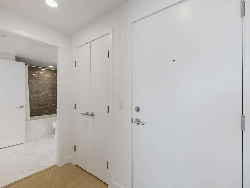 









7683


Park

Crescent, 2602,
Burnaby,




BC
V3N 0J4

