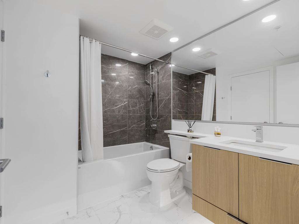 









7683


Park

Crescent, 2602,
Burnaby,




BC
V3N 0J4

