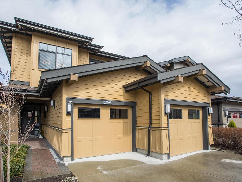 









5009


Cedar Springs

Drive,
Tsawwassen,




BC
V4M 0A7

