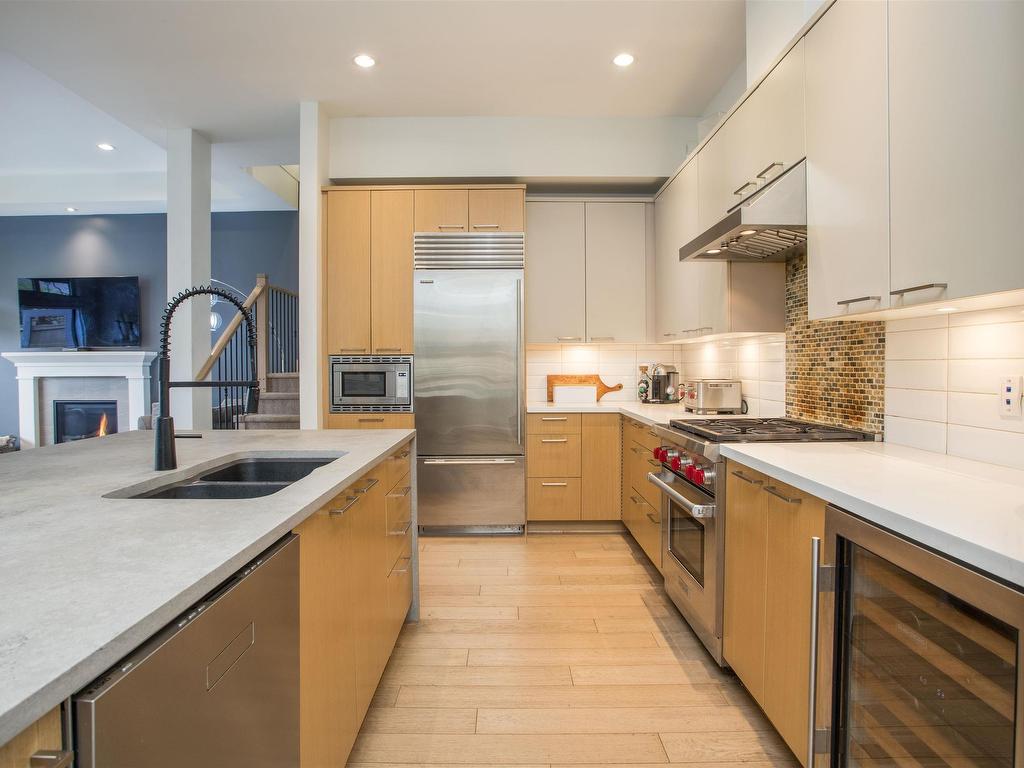 









5009


Cedar Springs

Drive,
Tsawwassen,




BC
V4M 0A7

