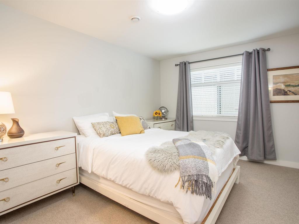 









5009


Cedar Springs

Drive,
Tsawwassen,




BC
V4M 0A7

