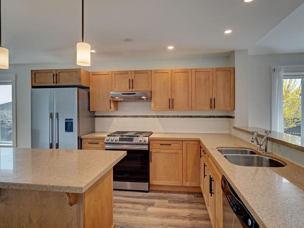 









5652


Andres

Road,
Sechelt,




BC
V7Z 0M4


